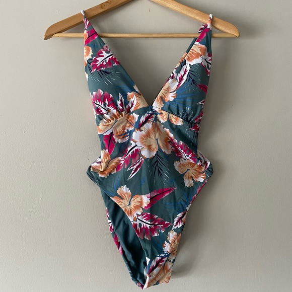 NWT Roxy One piece Swimsuit - Picture 3 of 11